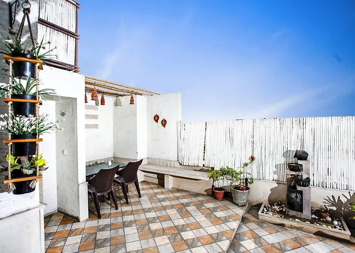 Smyle Inn - Best Value Near New Delhi StationHostel